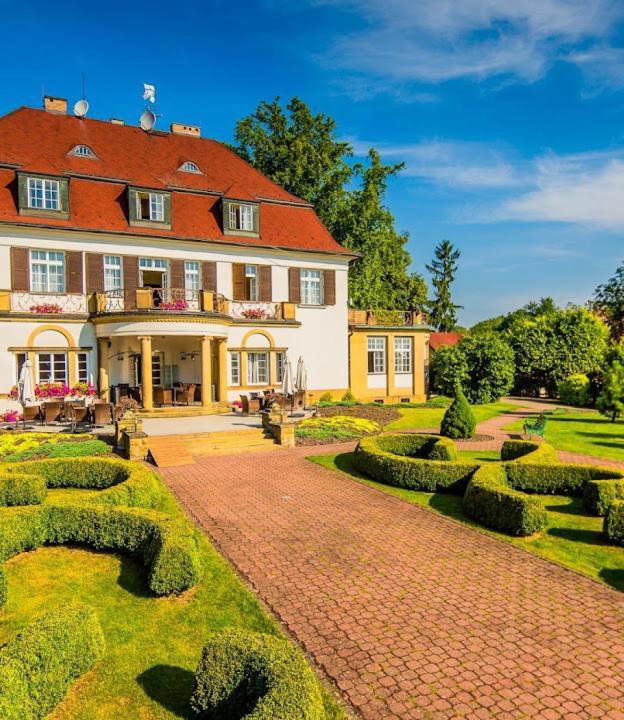 Hotel Veba Broumov Exterior foto